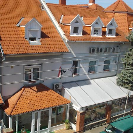 Szent György Fogadó Pécs Exterior foto