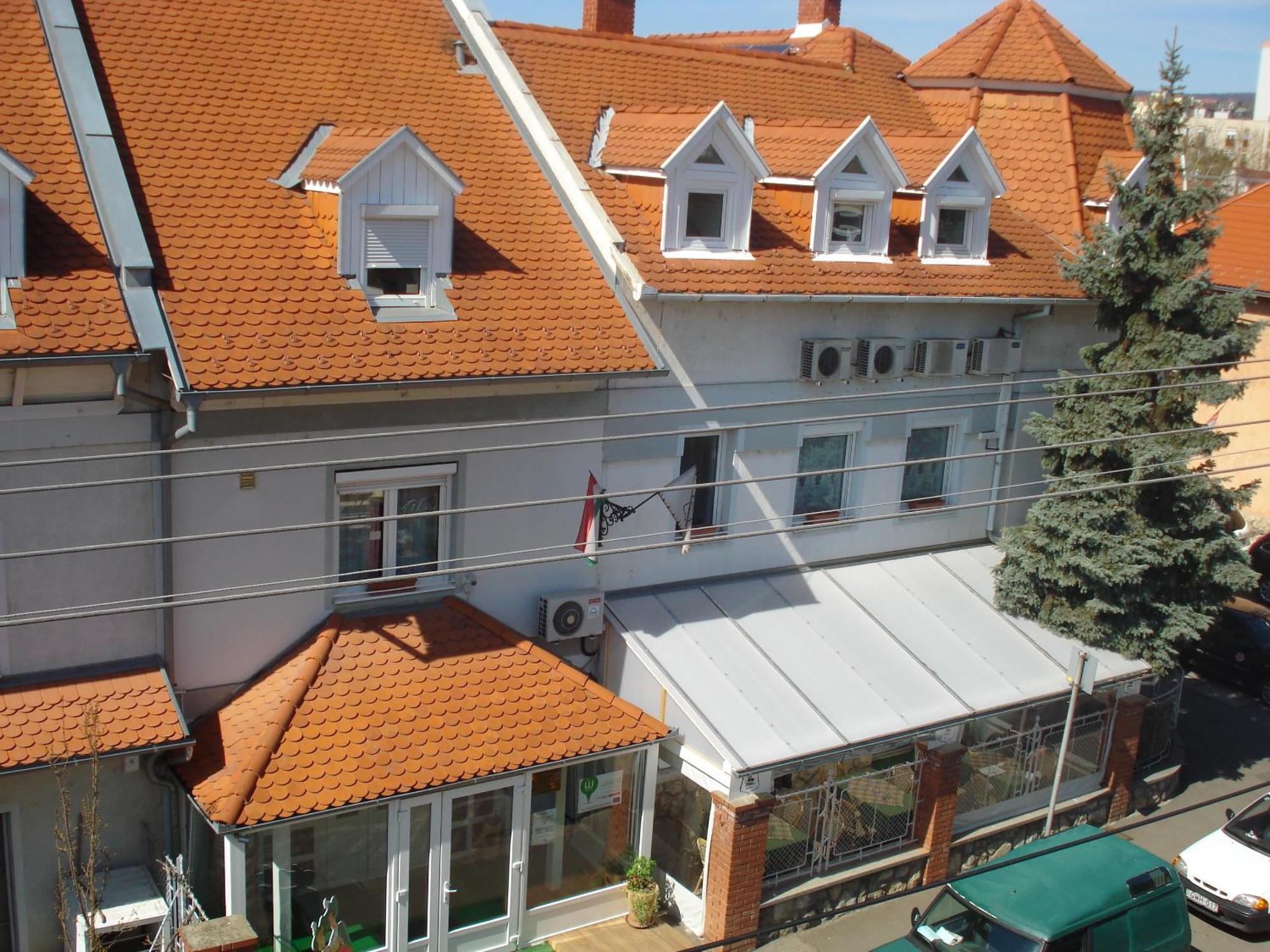 Szent György Fogadó Pécs Exterior foto
