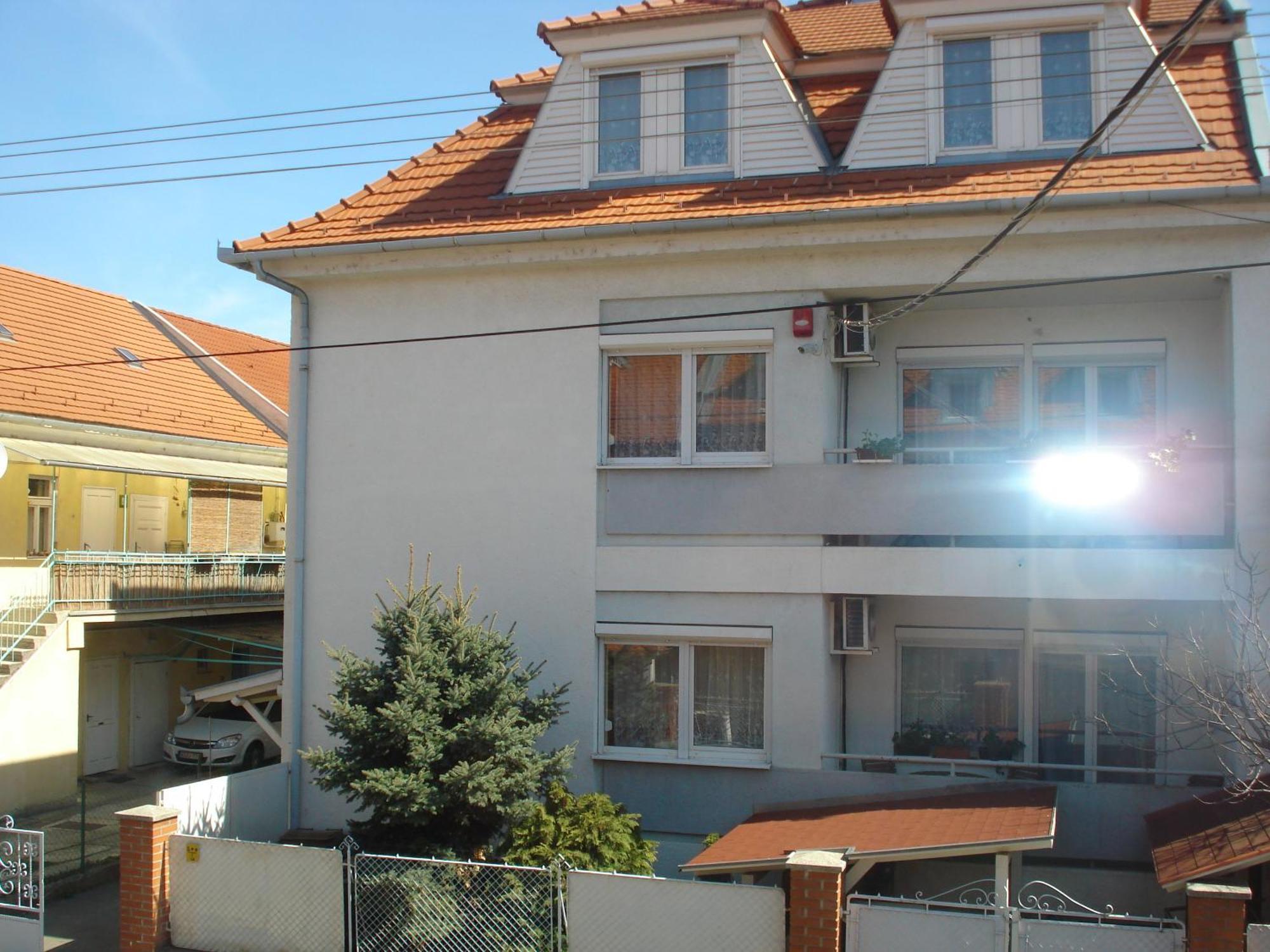Szent György Fogadó Pécs Exterior foto